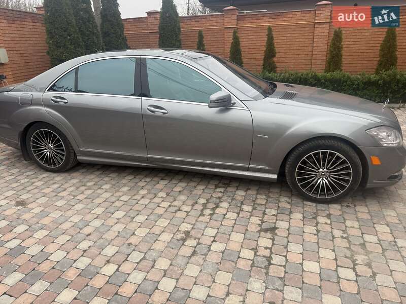 Mercedes-Benz S-Class 2010