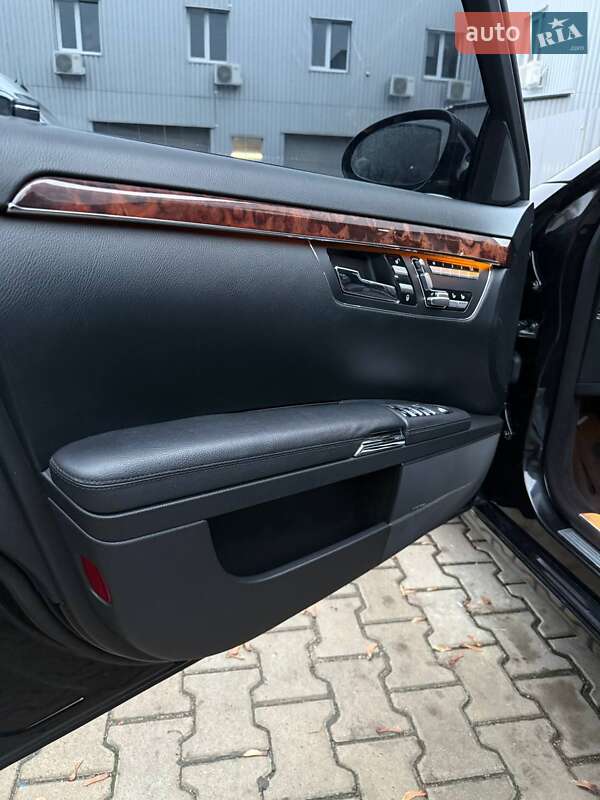 Седан Mercedes-Benz S-Class 2007 в Дніпрі