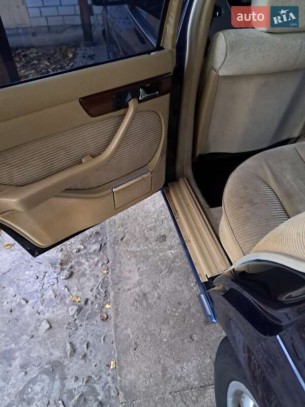 Седан Mercedes-Benz S-Class 1983 в Дніпрі