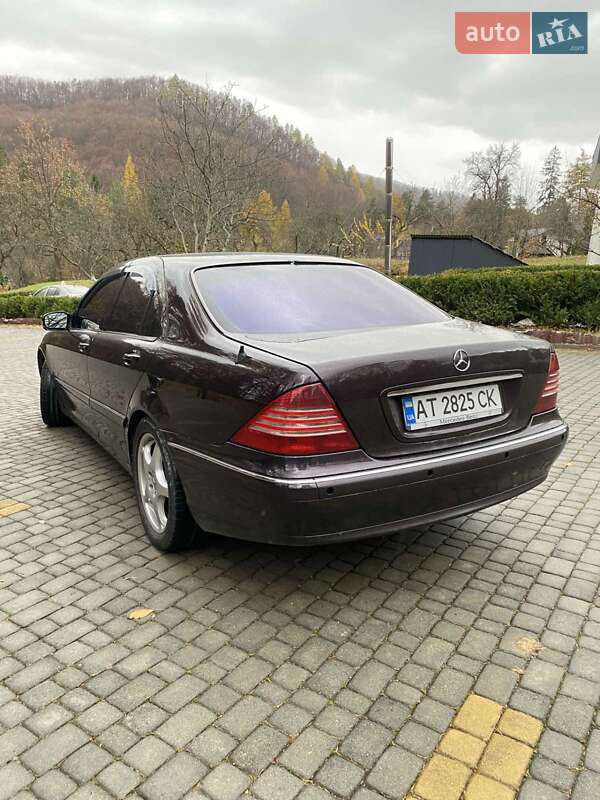 Седан Mercedes-Benz S-Class 2000 в Косове