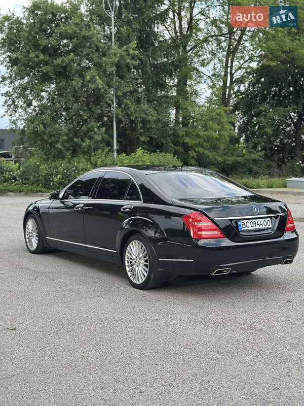 Седан Mercedes-Benz S-Class 2006 в Черновцах