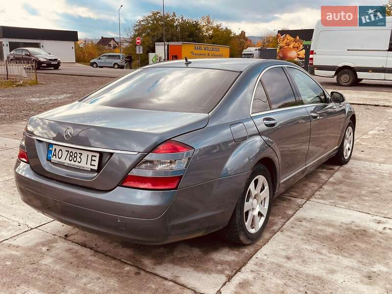 Седан Mercedes-Benz S-Class 2008 в Рахове