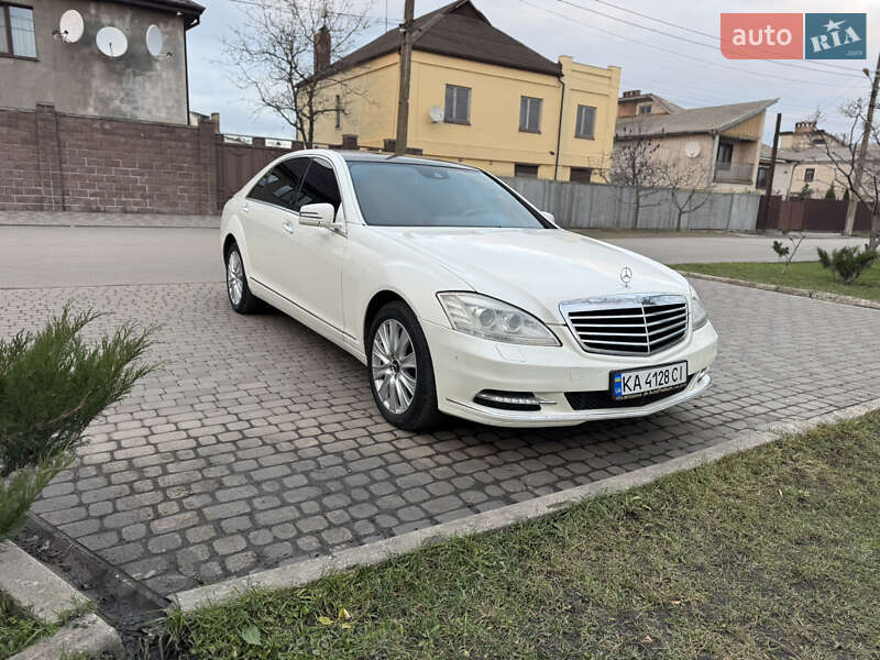 Mercedes-Benz S-Class 2010 Mercedes-Benz S-Class 2010