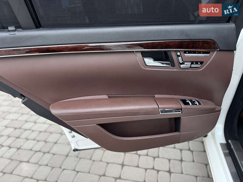 Седан Mercedes-Benz S-Class 2010 в Павлограді