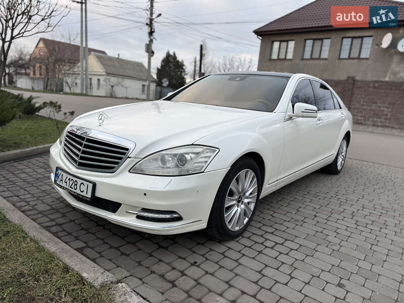 Седан Mercedes-Benz S-Class 2010 в Павлограді