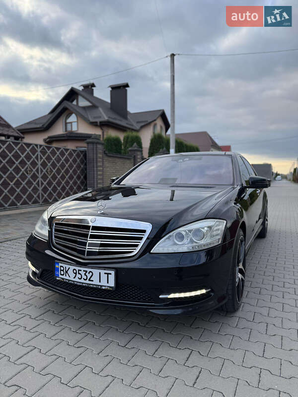 Mercedes-Benz S-Class 2010 Mercedes-Benz S-Class 2010