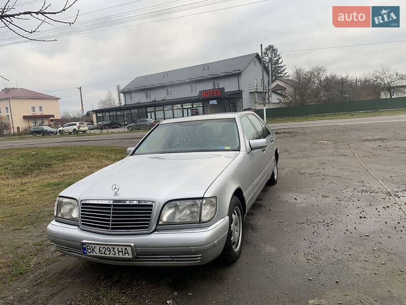 Седан Mercedes-Benz S-Class 1996 в Кореці