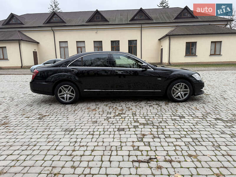 Седан Mercedes-Benz S-Class 2008 в Чернівцях