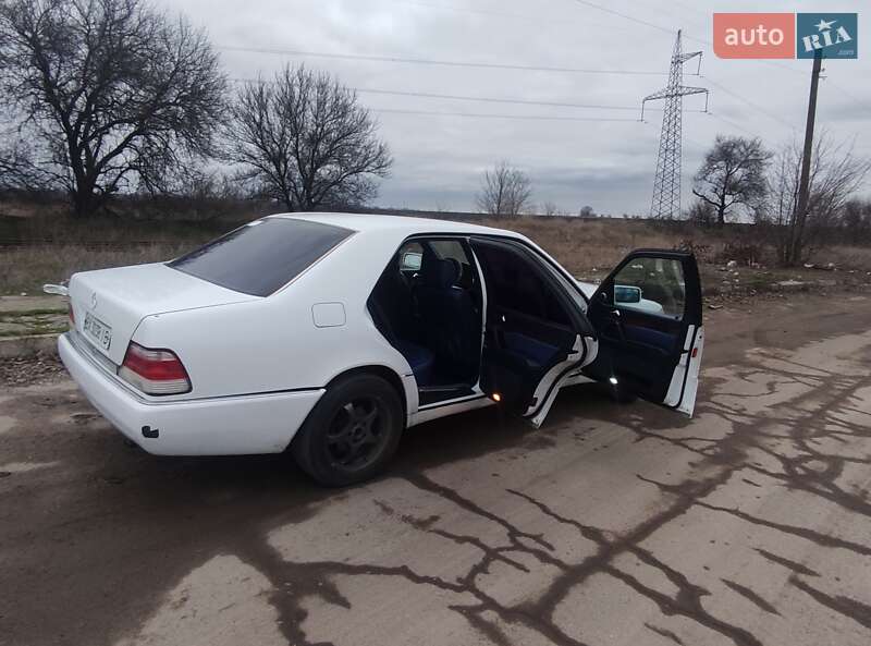 Седан Mercedes-Benz S-Class 1992 в Запорожье