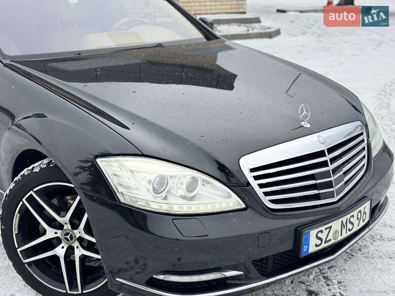 Седан Mercedes-Benz S-Class 2011 в Сарнах