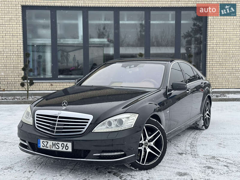 Седан Mercedes-Benz S-Class 2011 в Сарнах