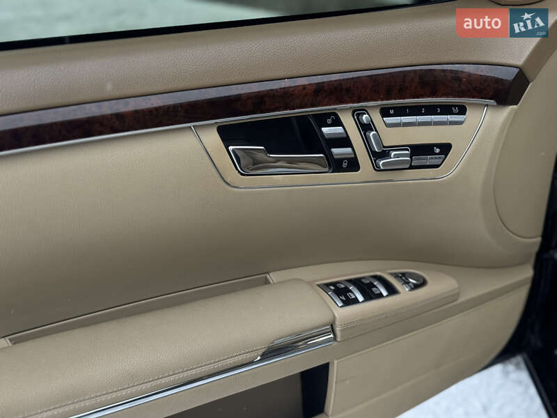 Седан Mercedes-Benz S-Class 2011 в Сарнах