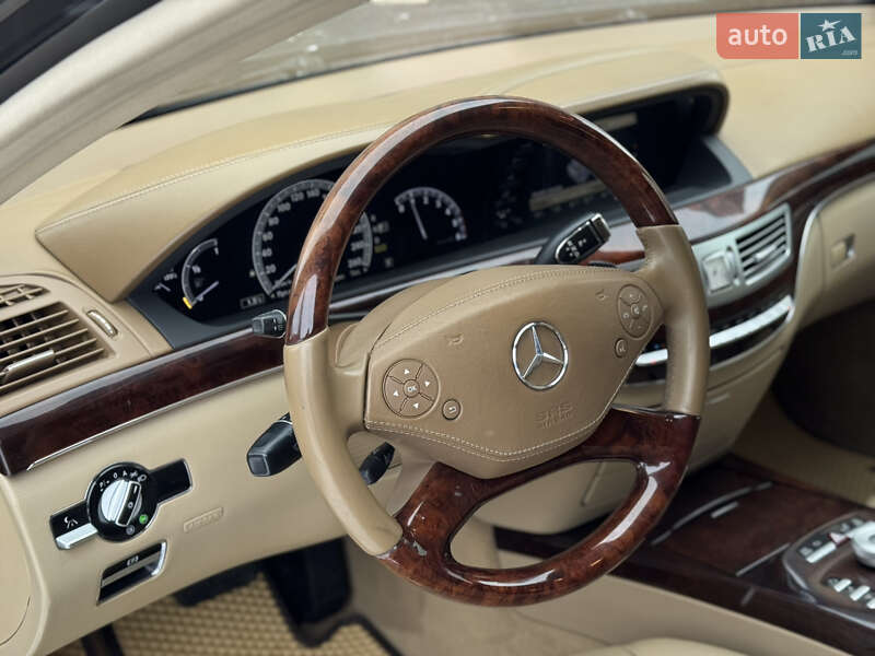 Седан Mercedes-Benz S-Class 2011 в Сарнах