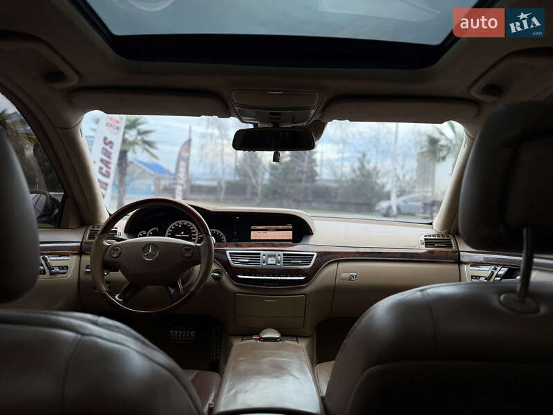 Седан Mercedes-Benz S-Class 2009 в Ужгороді