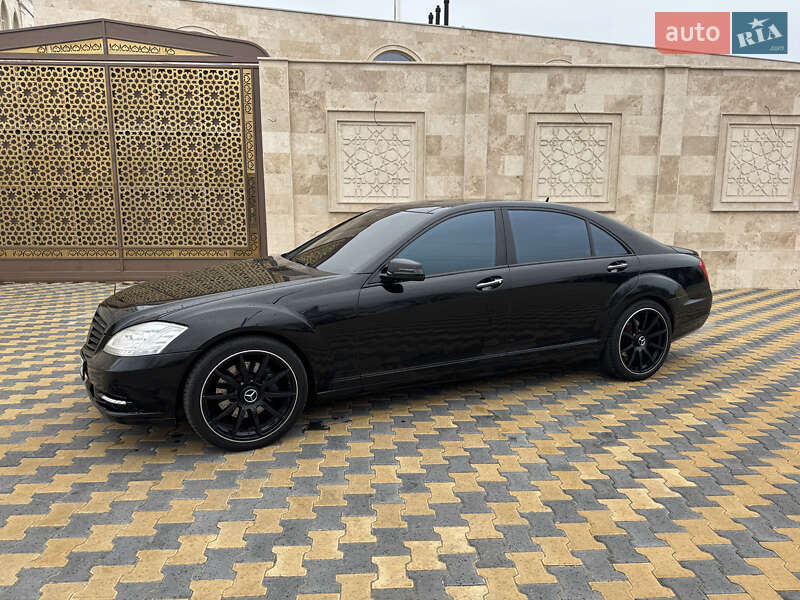 Седан Mercedes-Benz S-Class 2006 в Черноморске