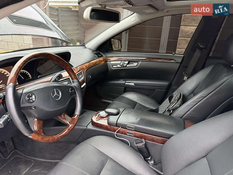 Седан Mercedes-Benz S-Class 2006 в Черноморске