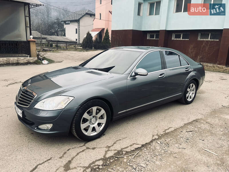 Седан Mercedes-Benz S-Class 2008 в Рахові