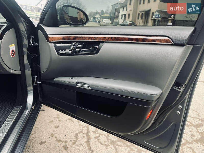 Седан Mercedes-Benz S-Class 2008 в Рахові