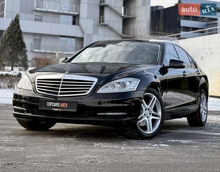 Mercedes-Benz S-Class 2011