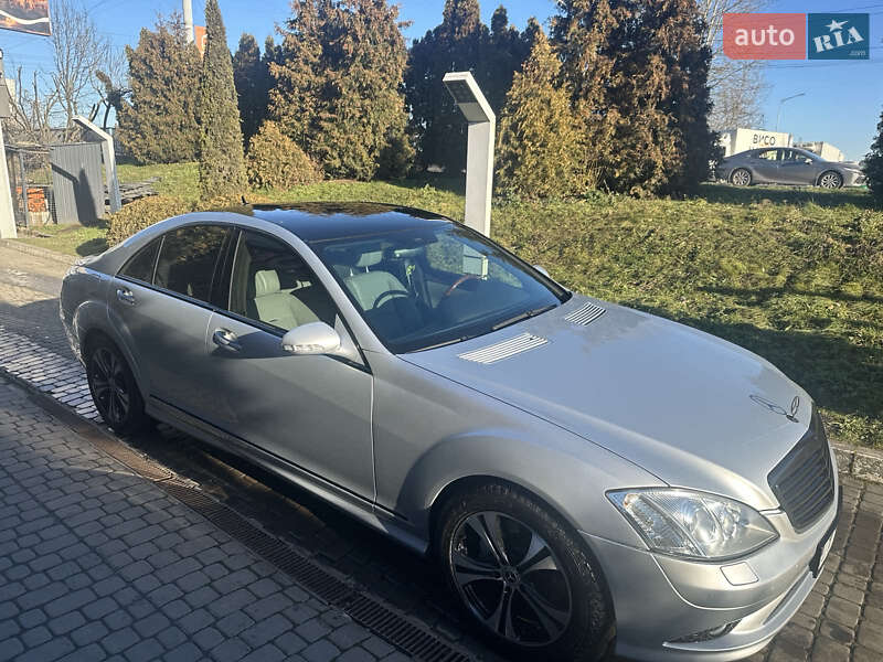 Mercedes-Benz S-Class 2006