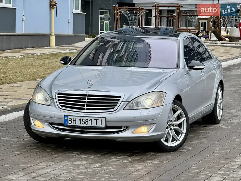 Mercedes-Benz S-Class