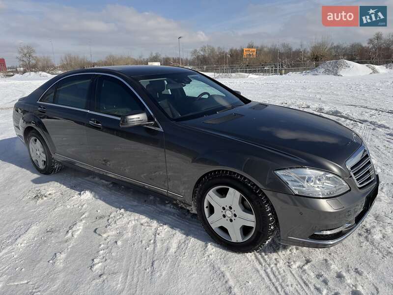 Mercedes-Benz S-Class 2013