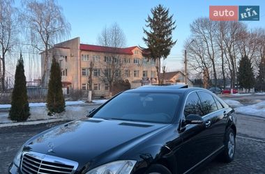 Седан Mercedes-Benz S-Class 2009 в Зборові