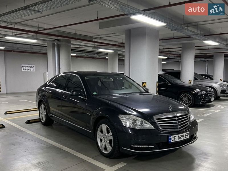 Mercedes-Benz S-Class 2011
