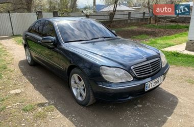Седан Mercedes-Benz S-Class 2000 в Косові