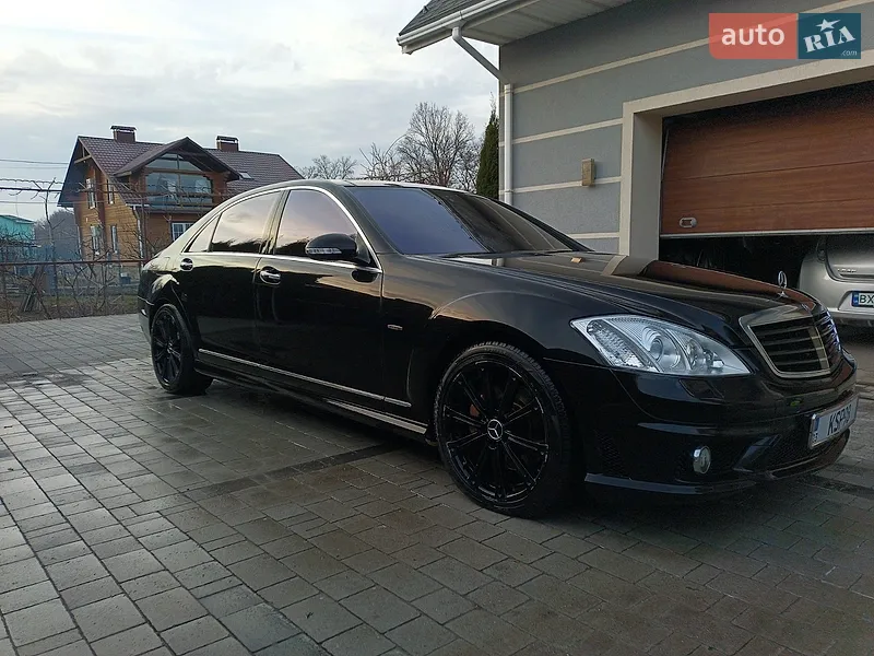 Mercedes-Benz S-Class