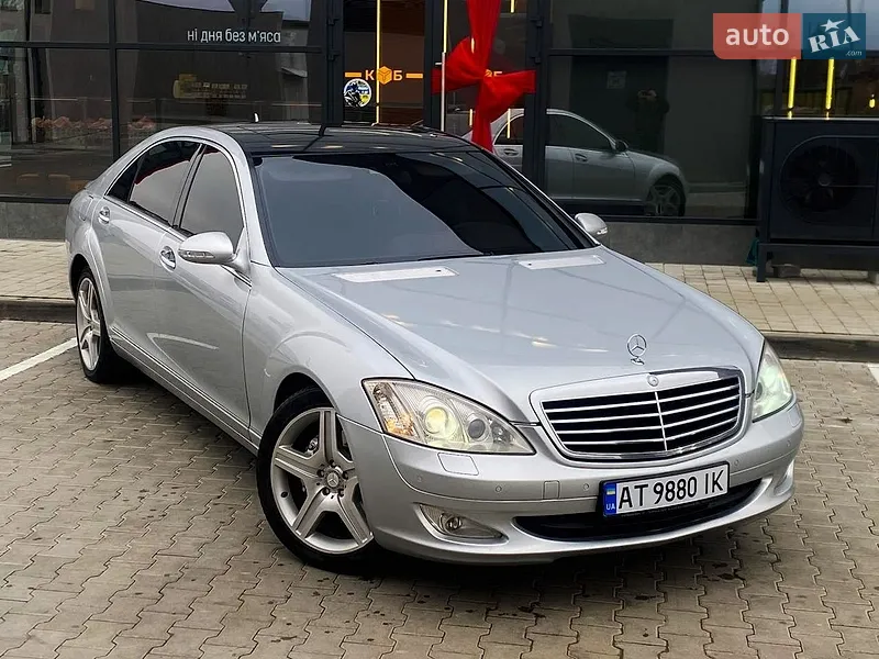 Mercedes-Benz S-Class