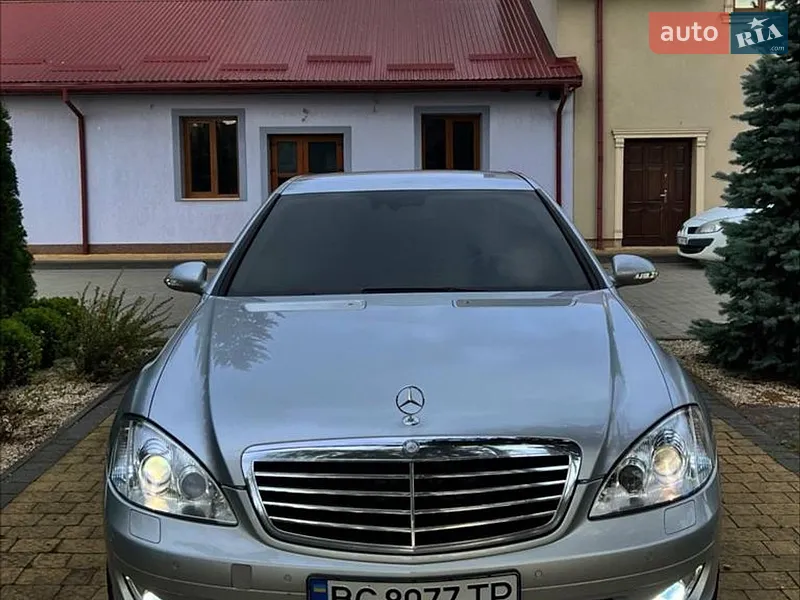 Mercedes-Benz S-Class