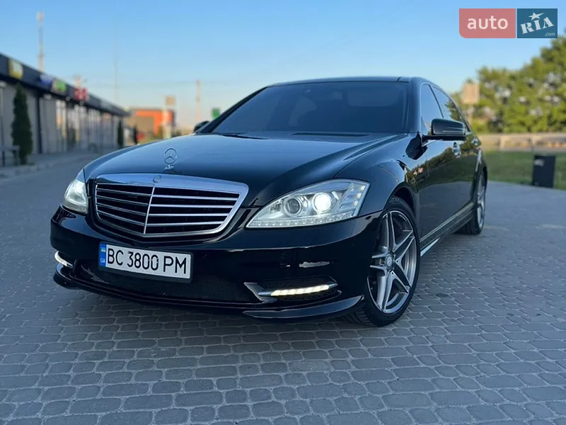 Mercedes-Benz S-Class