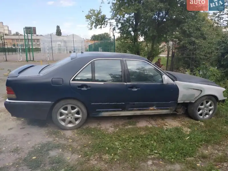 Mercedes-Benz S-Class 1995