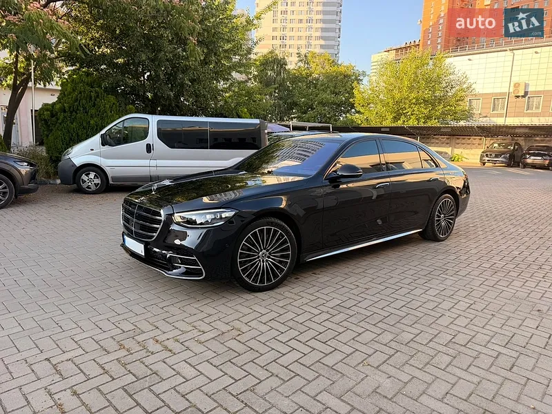 Mercedes-Benz S-Class