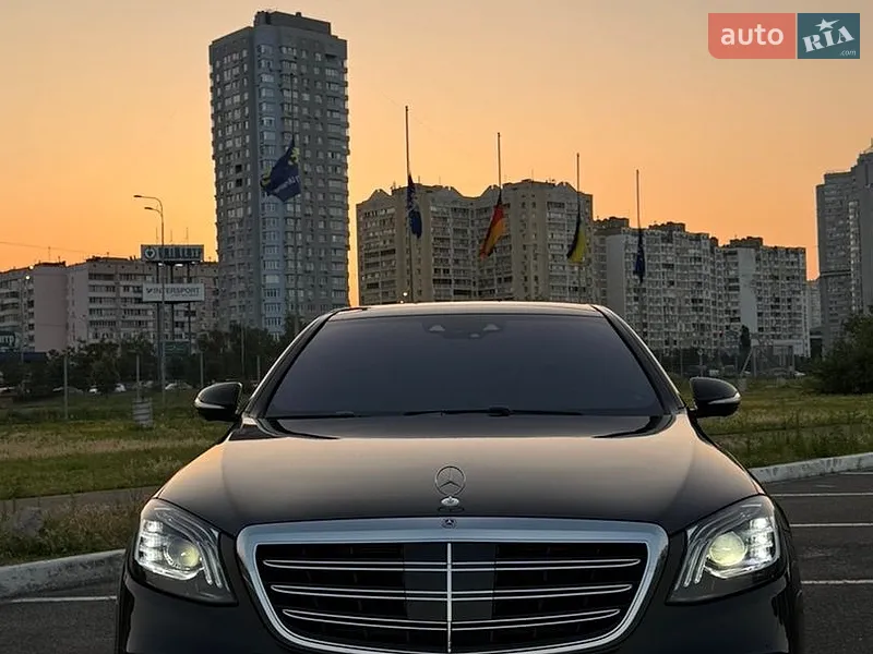 Mercedes-Benz S-Class