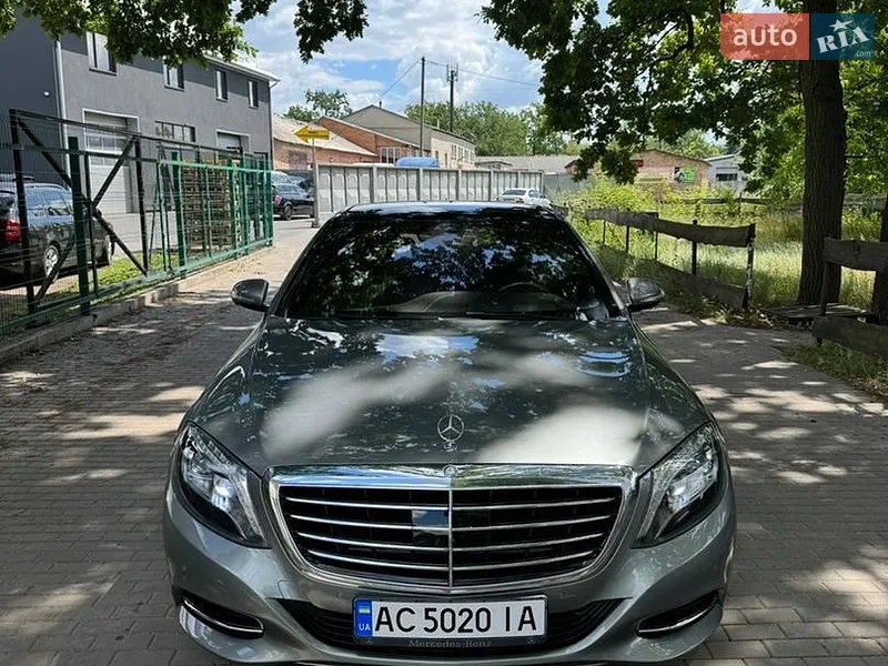 Mercedes-Benz S-Class