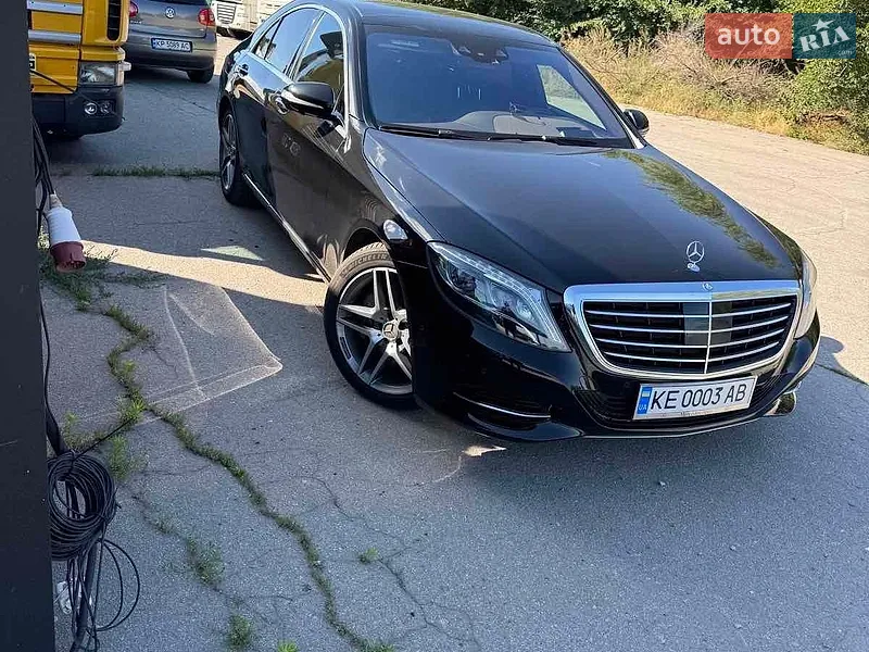 Mercedes-Benz S-Class