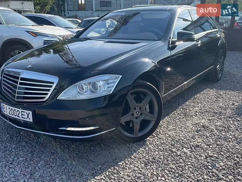 Mercedes-Benz S-Class 2012
