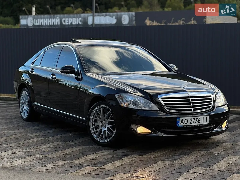 Mercedes-Benz S-Class