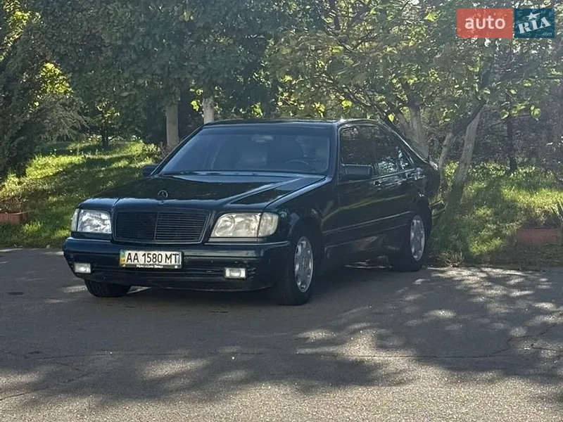 Mercedes-Benz S-Class 1995