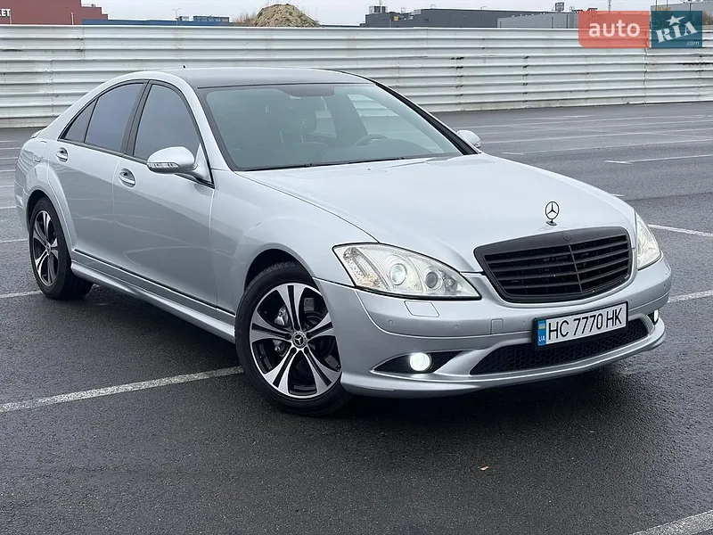 Mercedes-Benz S-Class