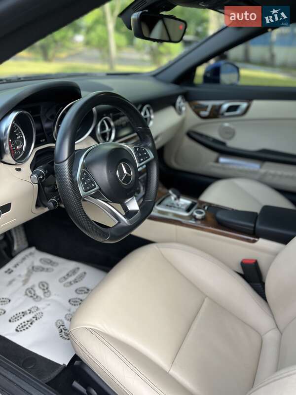 Родстер Mercedes-Benz SLC-Class 2016 в Киеве фото 18 Родстер Mercedes-Benz SLC-Class 2016 в Киеве