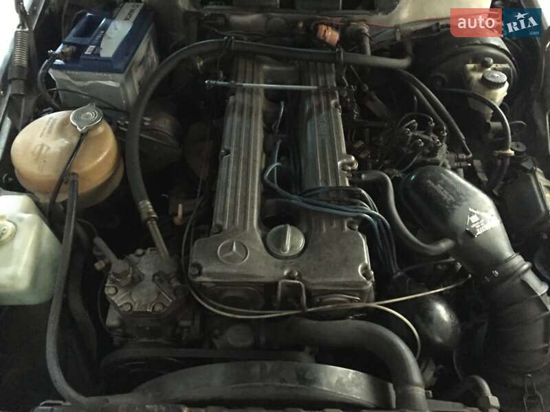 Купе Mercedes-Benz SLC-Class 1976 в Киеве фото 11 Купе Mercedes-Benz SLC-Class 1976 в Киеве