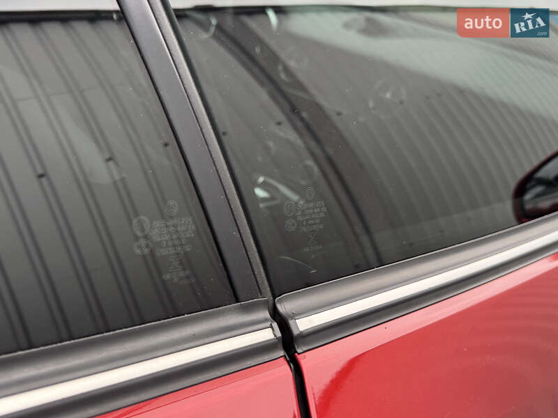 Родстер Mercedes-Benz SLC-Class 2018 в Дніпрі