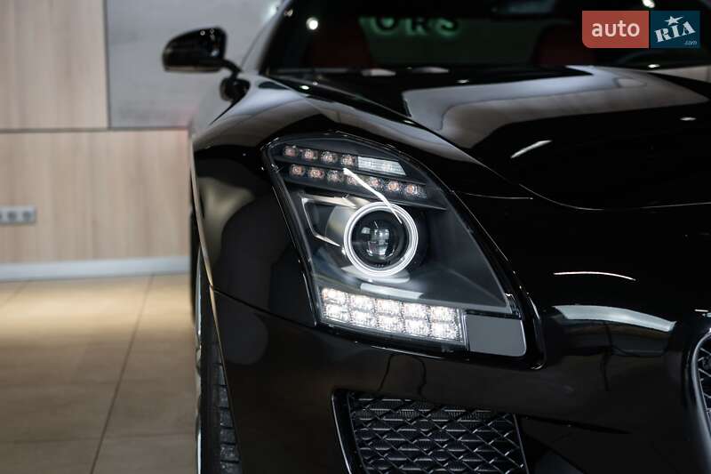 Купе Mercedes-Benz SLS AMG 2011 в Києві