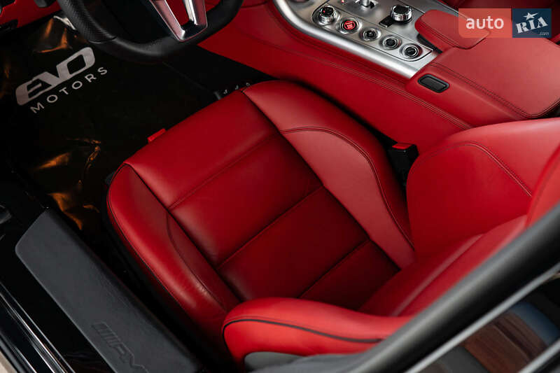 Купе Mercedes-Benz SLS AMG 2011 в Києві