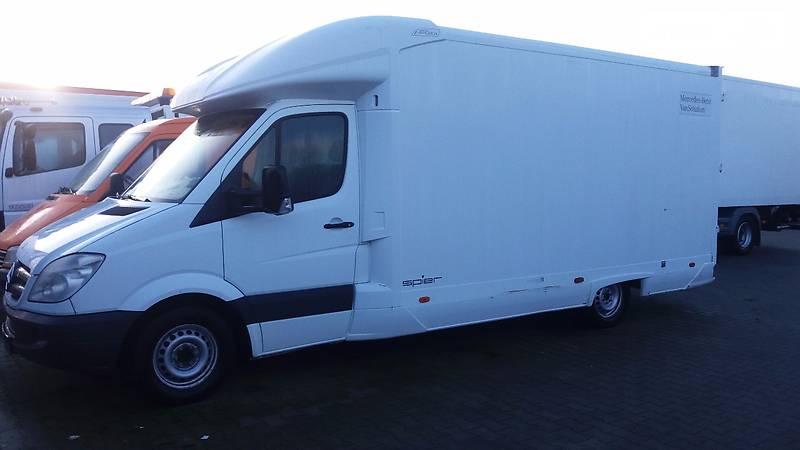 Грузовой фургон Mercedes-Benz Sprinter 2012 в 