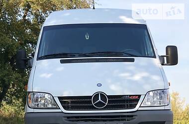 Грузовой фургон Mercedes-Benz Sprinter 2011 в 