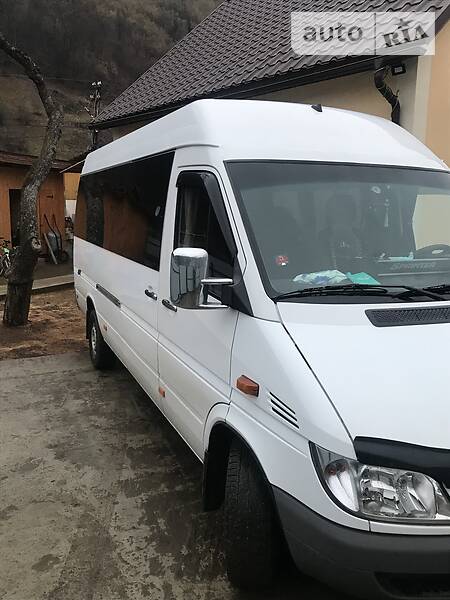 Микроавтобус Mercedes-Benz Sprinter 2005 в 
